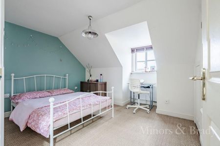 4 bedroom townhouse to rent - Photo 3