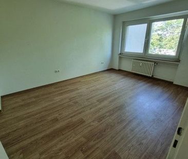 Schöne Aussicht: 2-Zimmer-Wohnung mit modernem Bad und Balkon - Foto 3