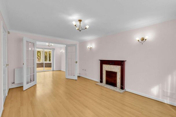 4 bedroom detached house to rent - Photo 1