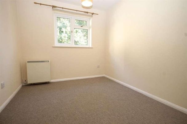Mont Cross, Taverham, Norwich, NR8 - Photo 1
