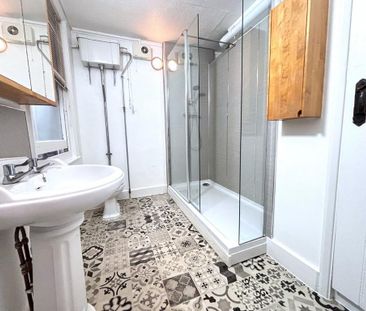 2 bedroom terraced house to rent - Photo 4