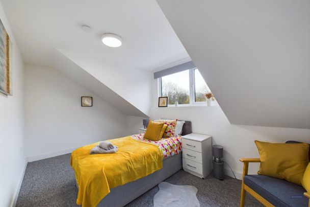 1 bedroom Flat To Let - Photo 1