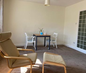 2 bedroom private hall to rent - Photo 2