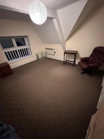 3 bedroom flat to rent - Photo 2