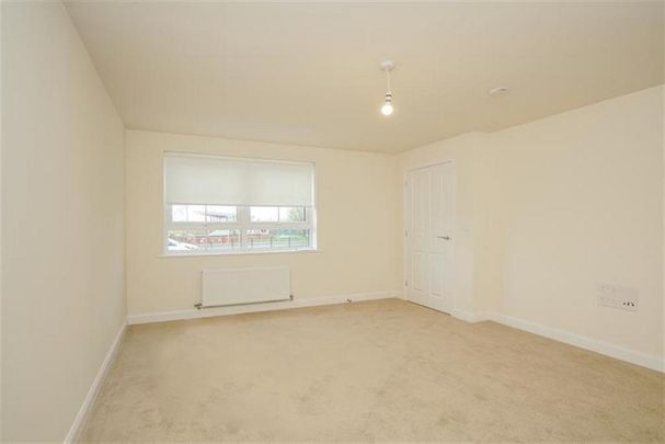 3 bedroom semi-detached house to rent - Photo 1