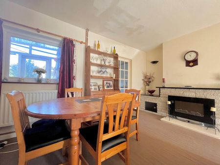 3 bedroom semi-detached house to rent - Photo 4