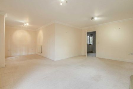 4 bedroom detached house to rent - Photo 4