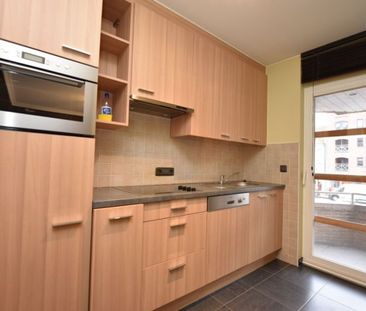 Te huur: Lichtrijk appartement te huur in Eeklo – Stationstraat 23 - Photo 2