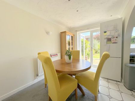 Semi Detached House - Photo 4