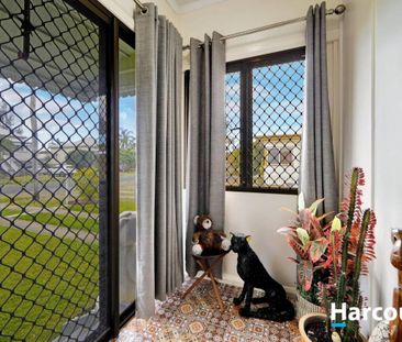 Charming Family Home on a Huge Block - Space, Comfort & Location! - Photo 5