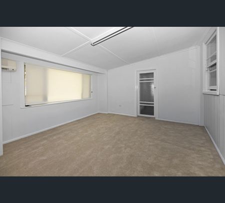 27 Henry Street, Gunnedah, NSW 2380 - Photo 4