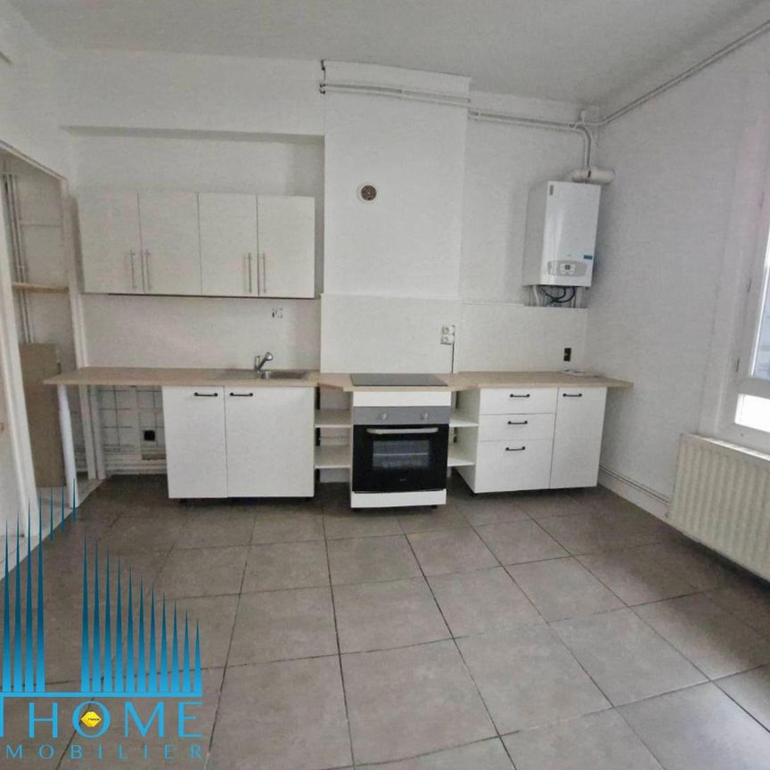 Location Appartement 3 pièces 76m² MONTROND LES BAINS 42210 - Photo 1