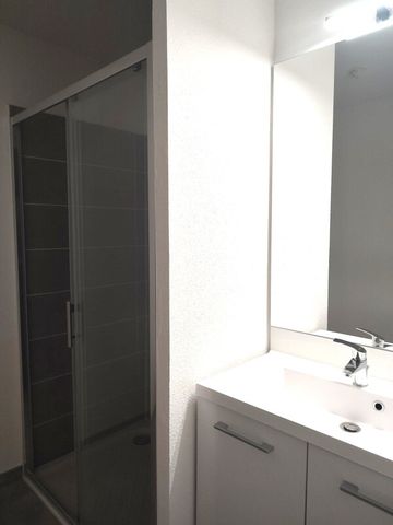 Location Appartement 2 pièces 43m² PERPIGNAN 66000 - Photo 5