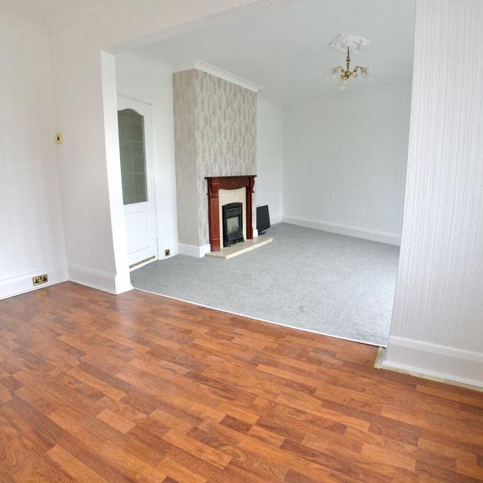 4 bedroom flat to rent - Photo 1