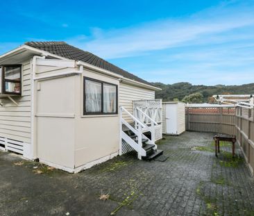 Charming 2 Bedroom House in Best Street, Wainuiomata - Photo 6