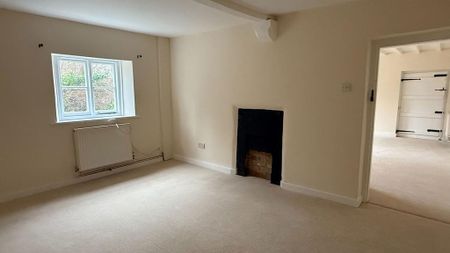 4 bedroom semi-detached house to rent - Photo 3