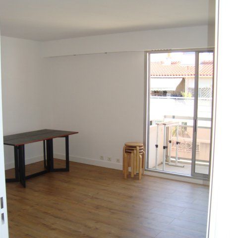 Location Appartement 3 pièces 65m² NICE 06000 - Photo 1