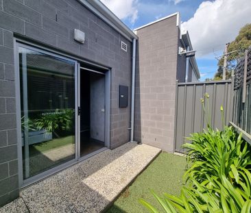 Room Accommodation- All Bills included* - Photo 5