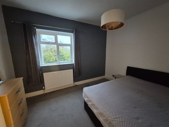 6 Bed Detached House, Hainault Road, E11 - Photo 1