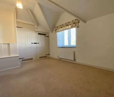 2 bedroom end of terrace house to rent - Photo 3