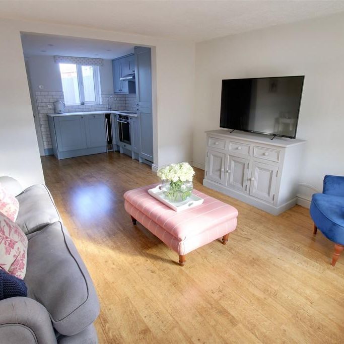 2 bedroom terraced house to rent - Photo 1