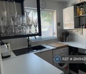 2 bedroom end of terrace house to rent - Photo 3