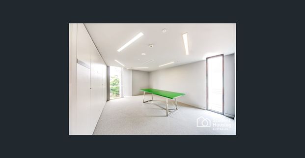 'Jade Apartments'- Student Only Accommodation with Air-conditioning- Inspection by appointment only - Photo 1