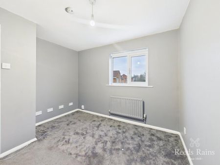 3 bedroom semi-detached house to rent - Photo 3