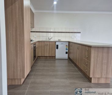 14 Violet Way, Cranbourne - Photo 1