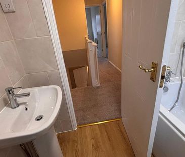 3 bedroom semi-detached house to rent - Photo 2