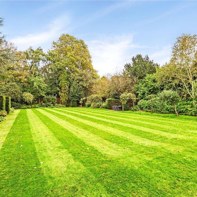 6 bedroom detached house to rent - Photo 1