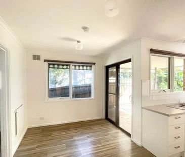 Churchill is calling you home - Photo 6