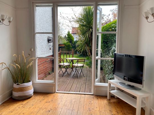 2 Bed Maisonette, Otley Road, LS16 - Photo 1