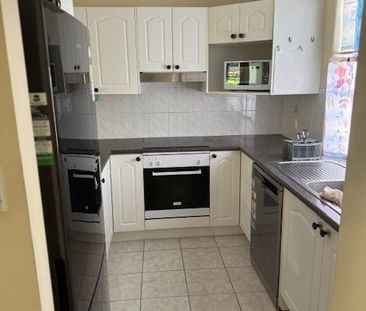 Great Location near UQ- Furnished+3 Air conditioners - Photo 6