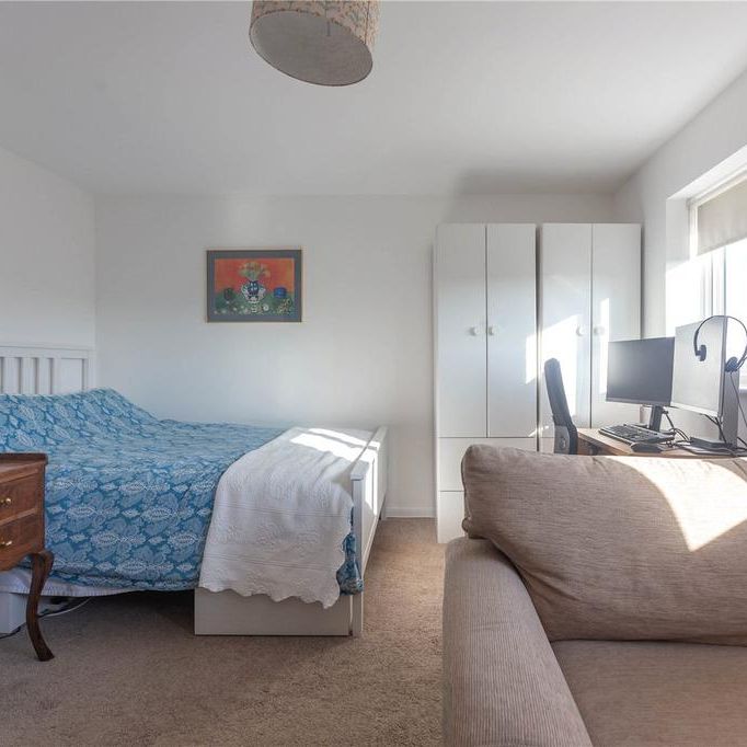 4 bedroom semi-detached house to rent - Photo 1