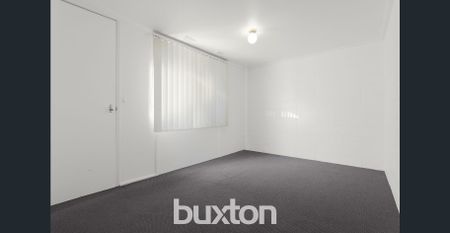 COASTAL COMFORT - 2 BEDROOM LIVING IN CHELSEA - Photo 4