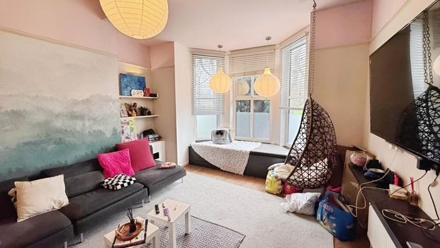 10 bedroom semi-detached house to rent - Photo 1