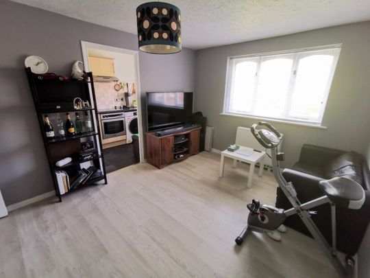 1 Bed Flat, Telegraph Place, E14 - Photo 1