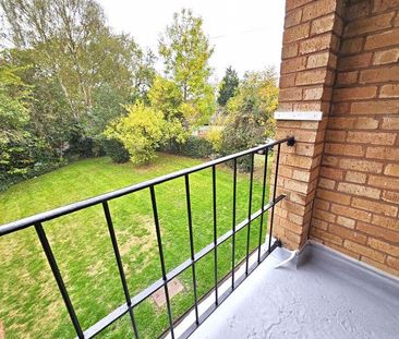 2 bedroom flat to rent - Photo 2