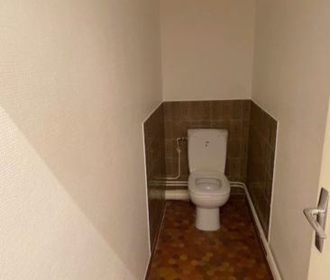 Location Appartement 3 pièces 70m² BOURG EN BRESSE 01000 - Photo 3