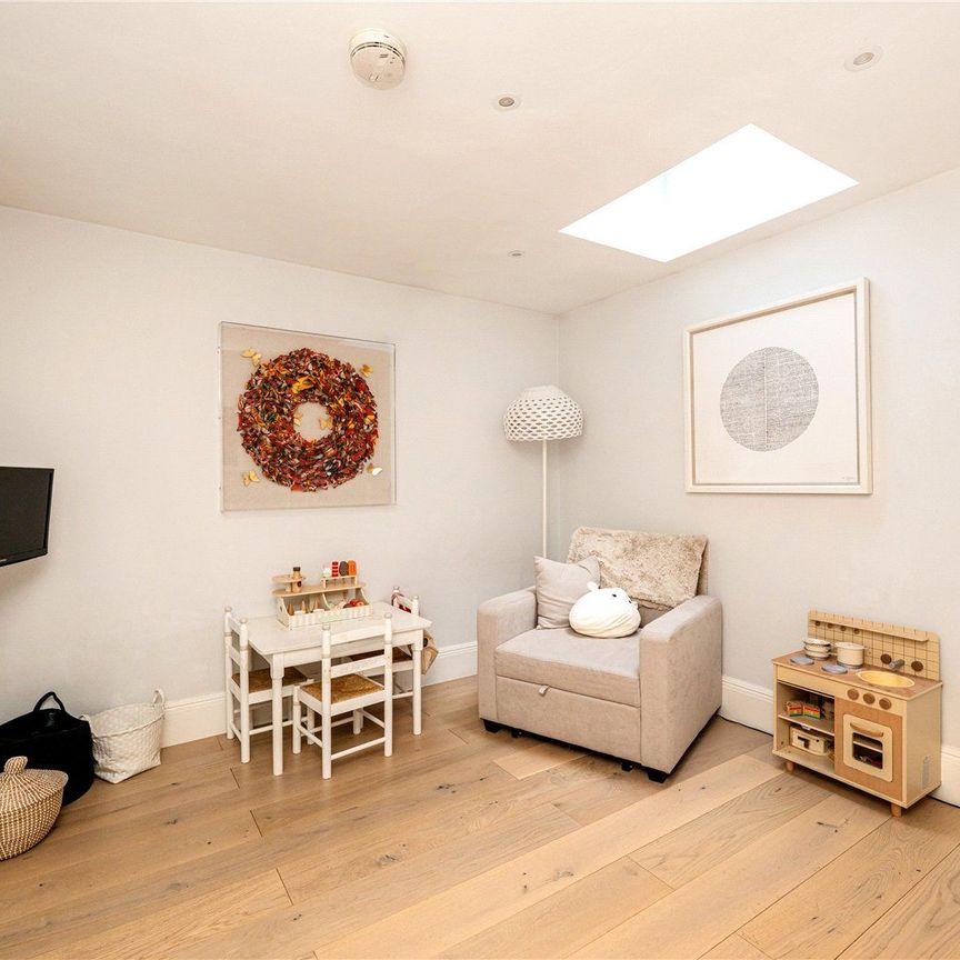 Portland Road, W11 - Photo 1