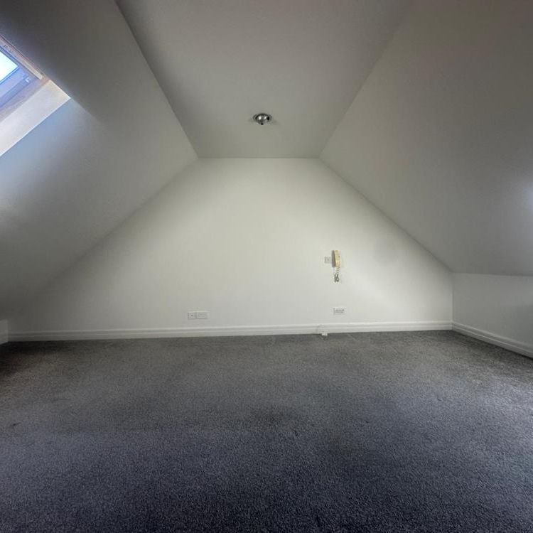 Available 3 Bed Town House - Photo 1