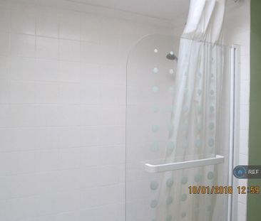 1 bedroom in a house share to rent - Photo 6