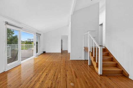 FAMILY HOME IN THE HEART OF KILLARNEY HEIGHTS - Photo 2