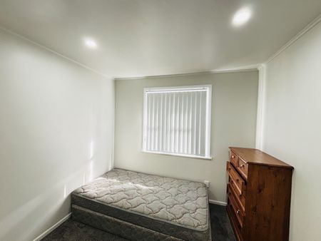 MANUREWA, 3 BEDROOMS - Photo 5