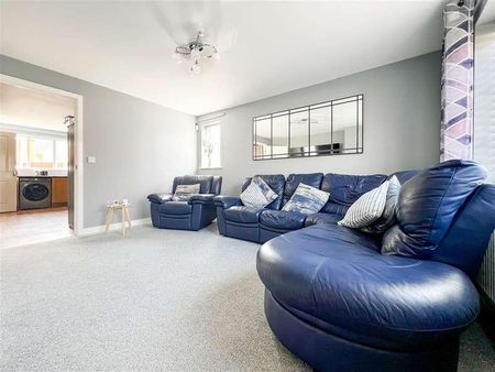 Sothcott Road, Portsmouth, PO6 - Photo 2