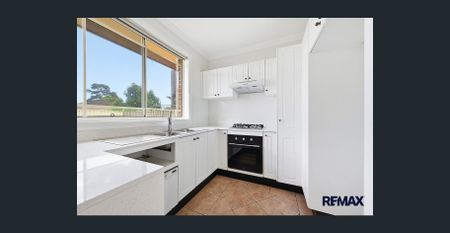 Immaculate Two-Level Townhouse Close to Schools, Shops & M4 - Photo 3