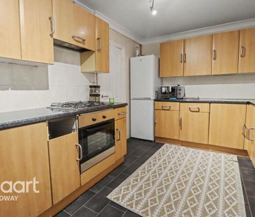 3 bedroom end of terrace house to rent - Photo 6