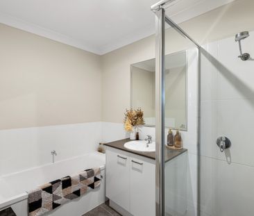 Modern Unit, Convenient Location - Photo 5
