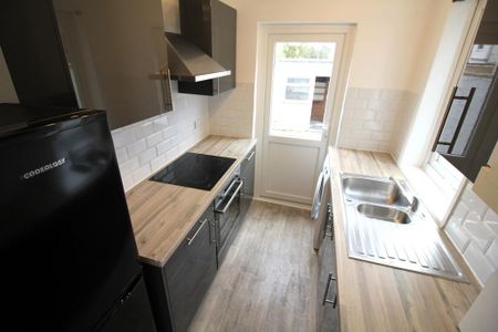 2 bedroom terraced house to rent - Photo 5